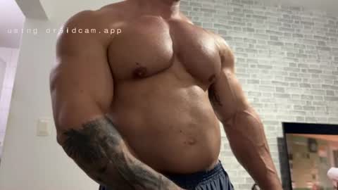 couplemuscle40 online show from July 7, 2:25 am
