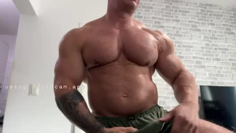 couplemuscle40 online show from July 26, 6:04 pm