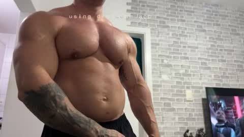 couplemuscle40 online show from August 2, 8:07 pm
