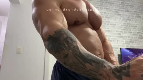 couplemuscle40 online show from August 6, 12:56 am