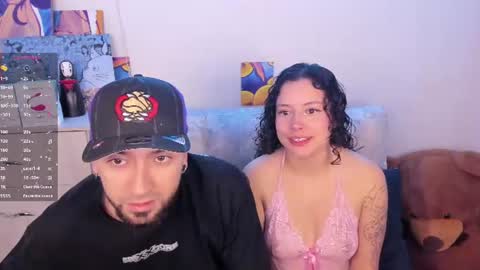 Snapshot of couplevibes_ chatting on June 20, 3:09 am Emily Andy online show from June 20, 3:09 am