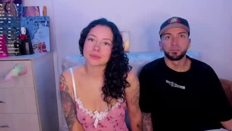 Snapshot of couplevibes_ chatting on July 2, 3:23 am Emily Andy online show from July 2, 3:23 am
