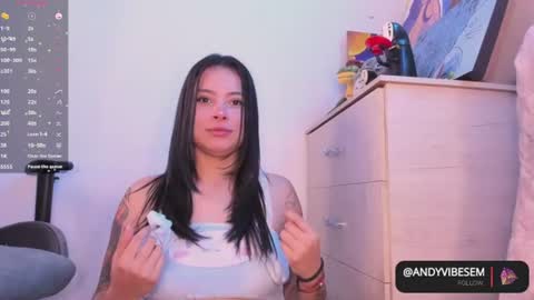 Snapshot of couplevibes_ chatting on July 18, 2:49 am Emily Andy online show from July 18, 2:49 am