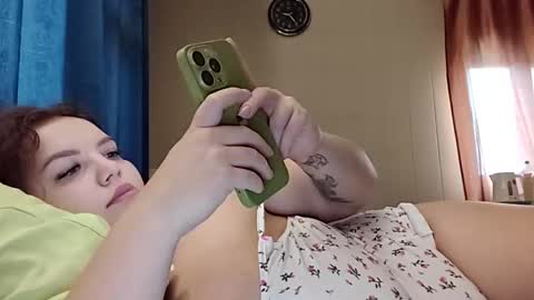 Snapshot of courteous_raspberrrry chatting on October 21, 6:25 am Rose Roys my  online show from October 21, 6:25 am