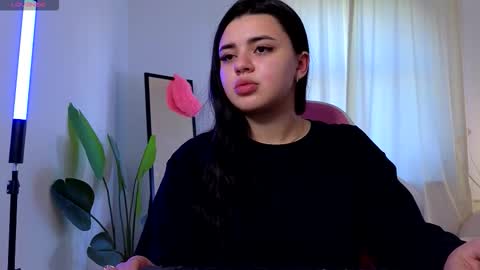 Snapshot of courtneyk_ chatting on September 21, 1:35 pm Courtney online show from September 21, 1:35 pm