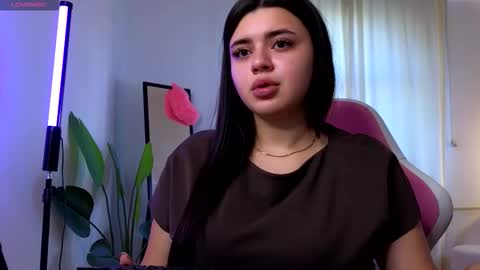 Snapshot of courtneyk_ chatting on October 2, 1:40 pm Courtney online show from October 2, 1:40 pm