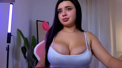 Snapshot of courtneyk_ chatting on October 8, 2:47 pm Courtney online show from October 8, 2:47 pm
