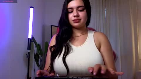 Snapshot of courtneyk_ chatting on October 11, 2:26 pm Courtney online show from October 11, 2:26 pm
