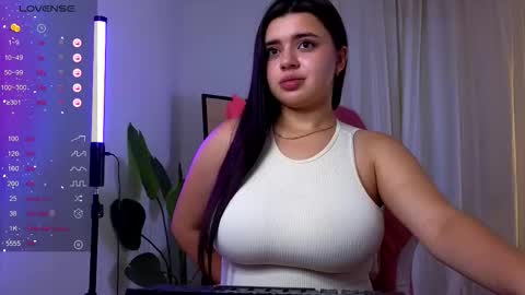 Snapshot of courtneyk_ chatting on October 16, 3:02 pm Courtney online show from October 16, 3:02 pm