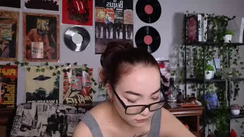 Yuna online show from November 18, 8:13 pm