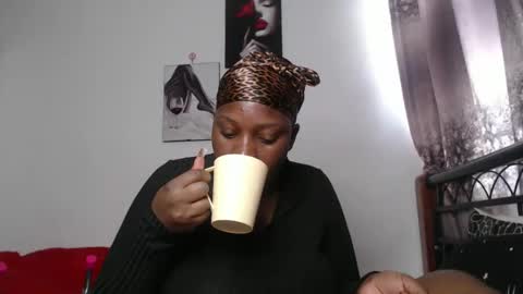 Erykah online show from September 18, 10:39 am