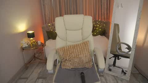 cozymell online show from July 13, 1:03 pm
