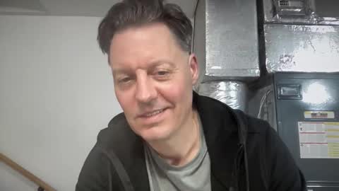 Snapshot of cqeason chatting on March 16, 6:17 am crashout360 online show from March 16, 6:17 am