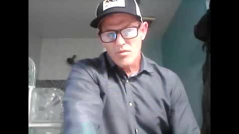 Snapshot of crackback927 chatting on February 1, 6:50 pm crackback927 online show from February 1, 6:50 pm