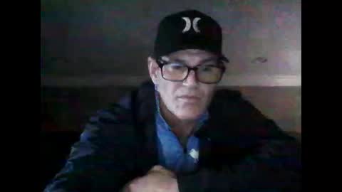 Snapshot of crackback927 chatting on February 20, 1:02 am crackback927 online show from February 20, 1:02 am