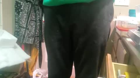 Snapshot of crackback_kyd chatting on December 21, 10:39 am crackback_kyd online show from December 21, 10:39 am