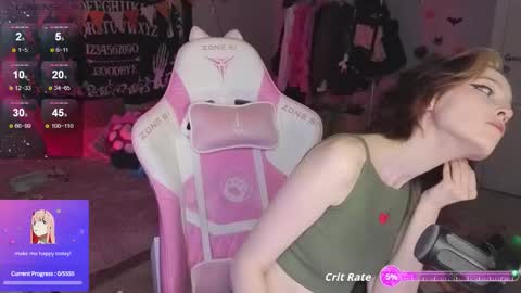 Snapshot of crackling_tati chatting on November 18, 8:13 pm Tati online show from November 18, 8:13 pm