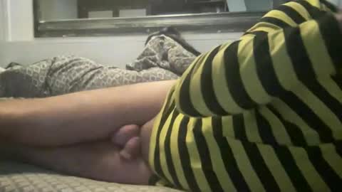 crapaud75018 online show from December 10, 2:17 pm