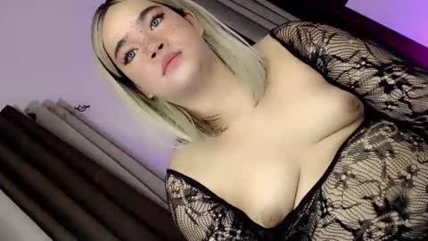 Hot Ayisha online show from February 11, 8:14 pm