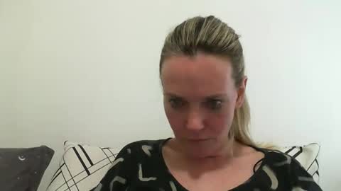 Snapshot of crazyanny chatting on December 29, 12:52 am Anny online show from December 29, 12:52 am
