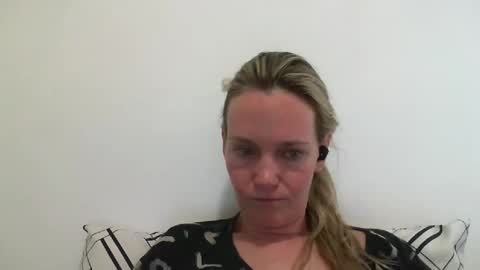 Snapshot of crazyanny chatting on December 30, 12:22 am Anny online show from December 30, 12:22 am
