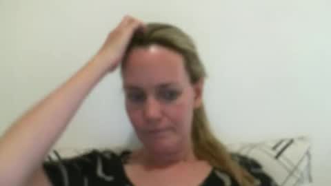 Snapshot of crazyanny chatting on December 31, 12:32 am Anny online show from December 31, 12:32 am