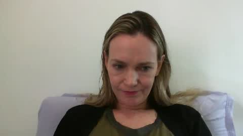 Snapshot of crazyanny chatting on January 16, 10:21 am Anny online show from January 16, 10:21 am