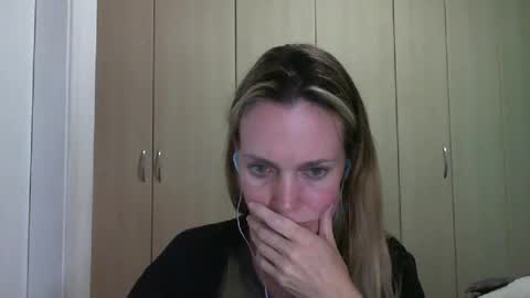Snapshot of crazyanny chatting on January 16, 8:57 pm Anny online show from January 16, 8:57 pm