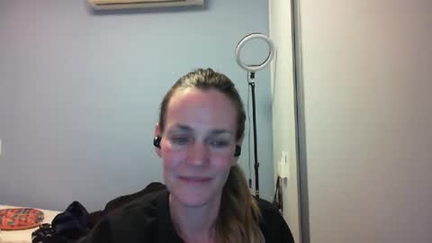 Anny online show from October 31, 11:17 pm