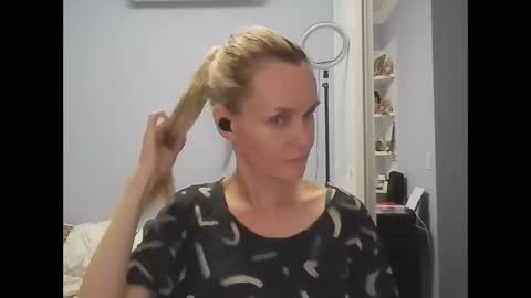 Anny online show from February 11, 12:15 am