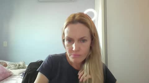 Anny online show from April 30, 10:54 am
