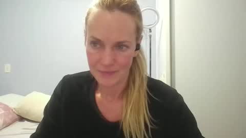 Anny online show from May 18, 12:18 am