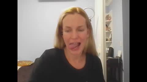 Anny online show from May 19, 12:16 am