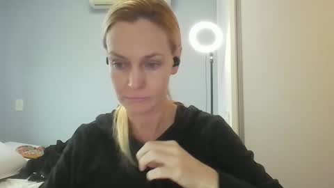 Anny online show from May 19, 10:54 am