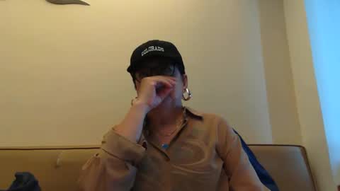 Kelly   online show from April 28, 9:03 am
