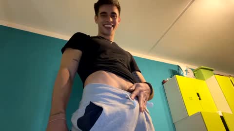 Snapshot of crazydickboy3 chatting on December 18, 9:14 am crazydickboy3 online show from December 18, 9:14 am