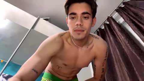 Snapshot of crazydickboy3 chatting on February 12, 11:18 am crazydickboy3 online show from February 12, 11:18 am