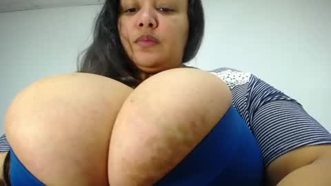 diosalinda online show from April 30, 2:18 am