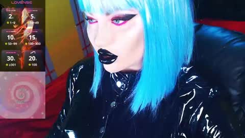 Snapshot of crazypinkyball chatting on May 7, 3:17 pm Roxy online show from May 7, 3:17 pm