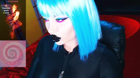 Snapshot of crazypinkyball chatting on May 17, 2:57 pm Roxy online show from May 17, 2:57 pm