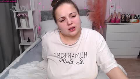 Snapshot of crazyy_girl_ chatting on January 8, 3:25 pm Crazyy Girl online show from January 8, 3:25 pm