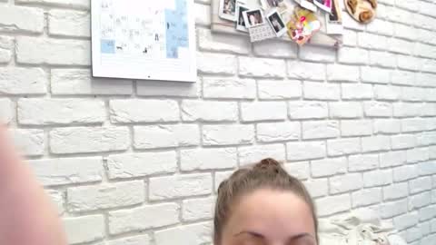 Snapshot of crazyy_girl_ chatting on February 1, 7:51 am Crazyy Girl online show from February 1, 7:51 am