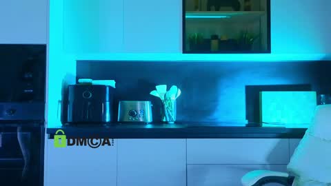 Snapshot of crazzy_cherry chatting on May 19, 12:33 pm crazzy cherry online show from May 19, 12:33 pm