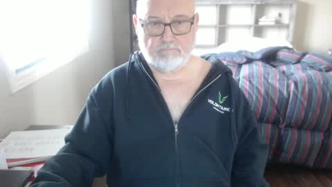 Creamormilk online show from December 18, 2:23 pm