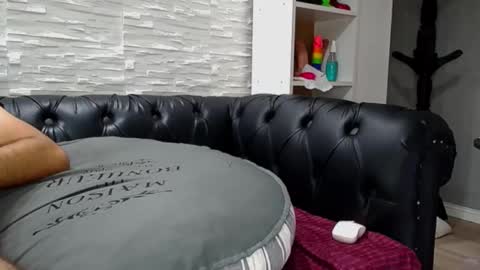 Snapshot of creampienacia chatting on December 1, 3:39 pm CreampiEnacia online show from December 1, 3:39 pm