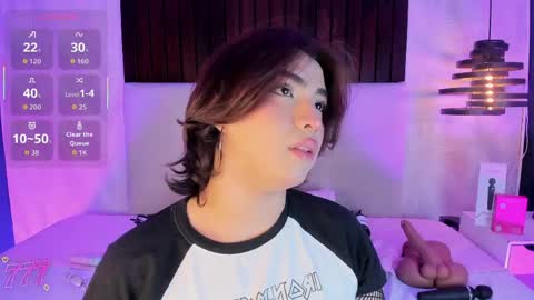 Snapshot of creamy_angelo chatting on May 19, 1:50 pm creamy_angelo online show from May 19, 1:50 pm