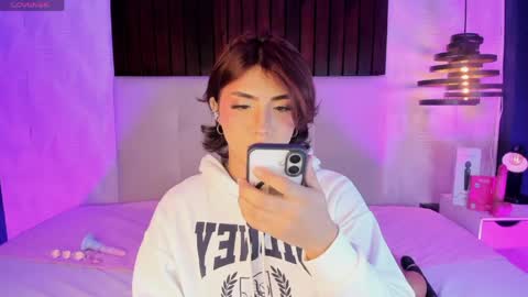 Snapshot of creamy_angelo chatting on May 31, 2:20 am creamy_angelo online show from May 31, 2:20 am