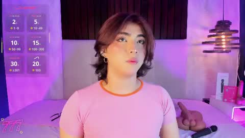 Snapshot of creamy_angelo chatting on June 8, 9:37 pm creamy_angelo online show from June 8, 9:37 pm