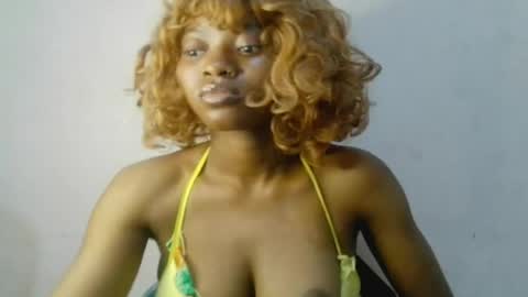 Snapshot of creamy_babyx chatting on June 21, 4:31 pm Creamy babyx online show from June 21, 4:31 pm