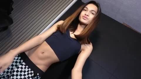 Snapshot of creamy_delilah chatting on May 23, 8:46 pm Delilah online show from May 23, 8:46 pm